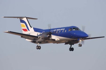 Embraer_120_(ER-EMA)